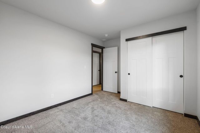 9490 Sunnyside Rd, Sandpoint, ID 83864