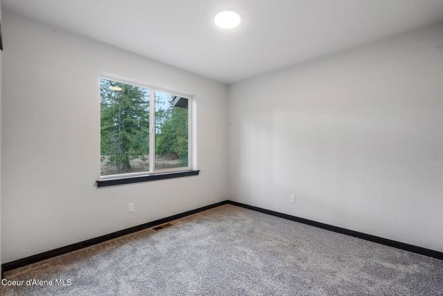 9490 Sunnyside Rd, Sandpoint, ID 83864