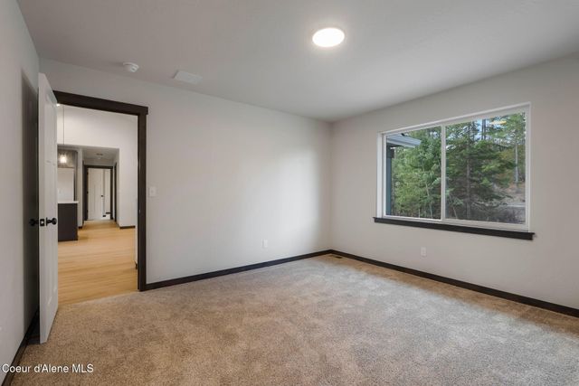 9490 Sunnyside Rd, Sandpoint, ID 83864