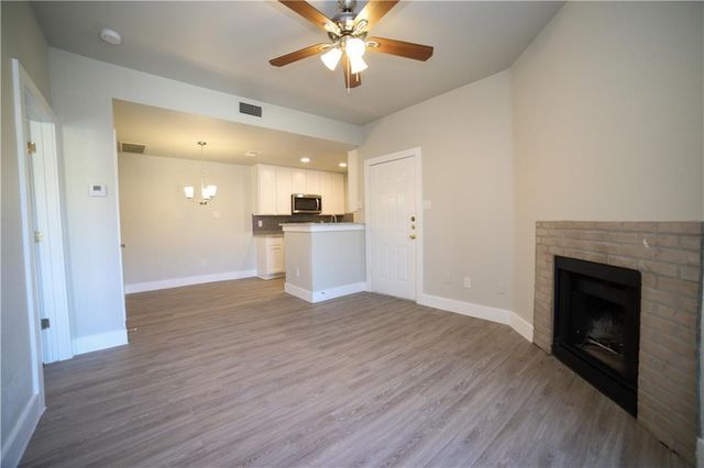 114 E 31st ST 208, Austin, TX 78705