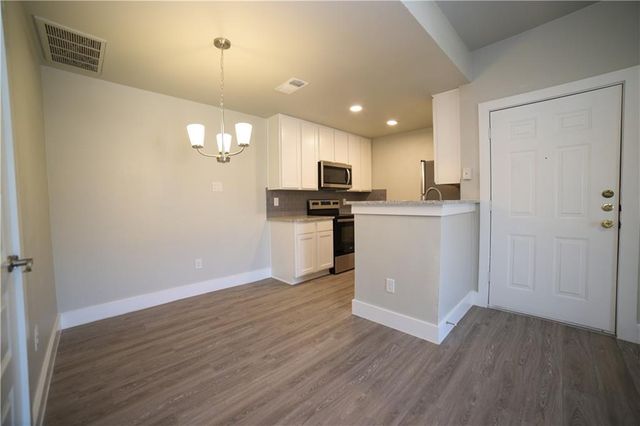 114 E 31st ST 208, Austin, TX 78705