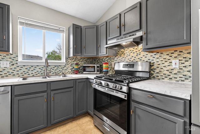 2600 Muskrat Ave, Nampa, ID 83687