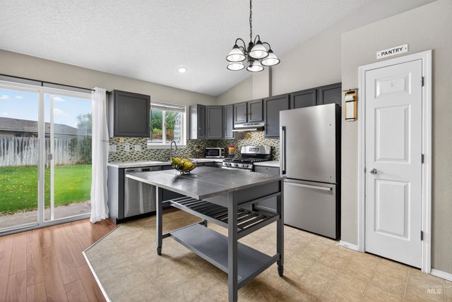 2600 Muskrat Ave, Nampa, ID 83687