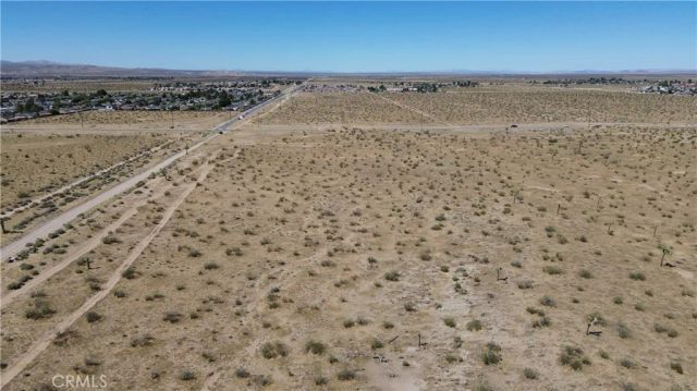 2 Air Expressway, Adelanto, CA 92301