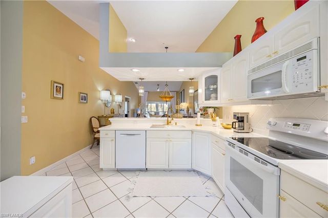 6680 Beach Resort DR 1206, Naples, FL 34114