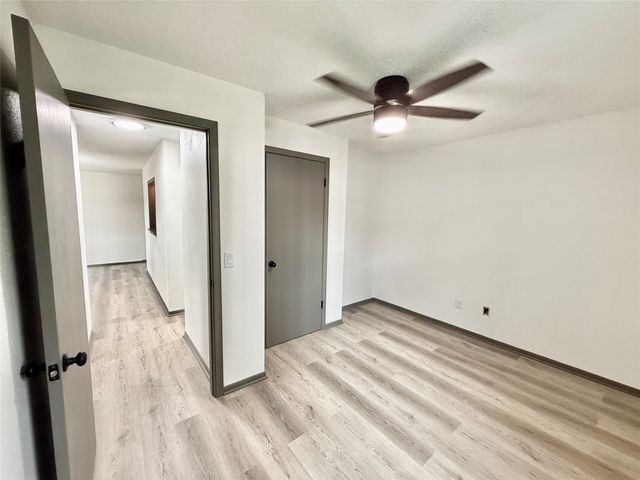 5403 SW 9th Street, Des Moines, IA 50315