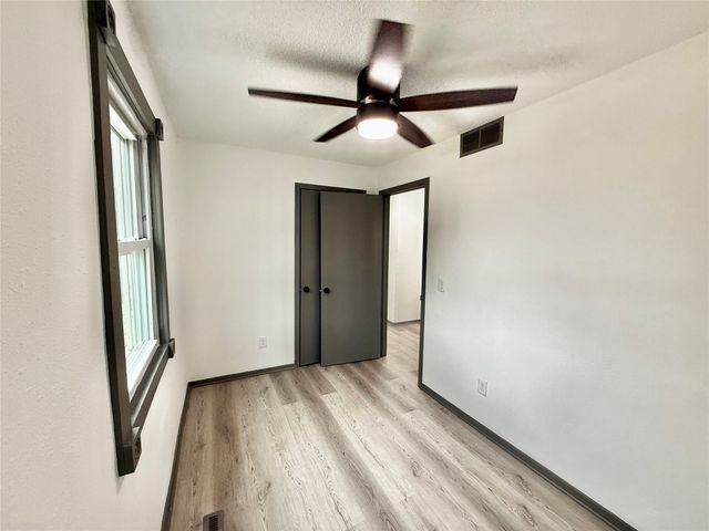5403 SW 9th Street, Des Moines, IA 50315