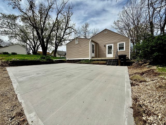 5403 SW 9th Street, Des Moines, IA 50315