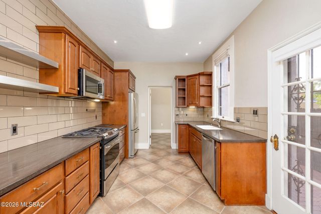 344 S 6th Avenue, Tucson, AZ 85701