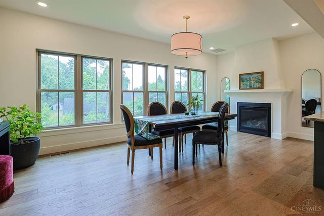 9200 Village Green Drive, Montgomery, OH 45242