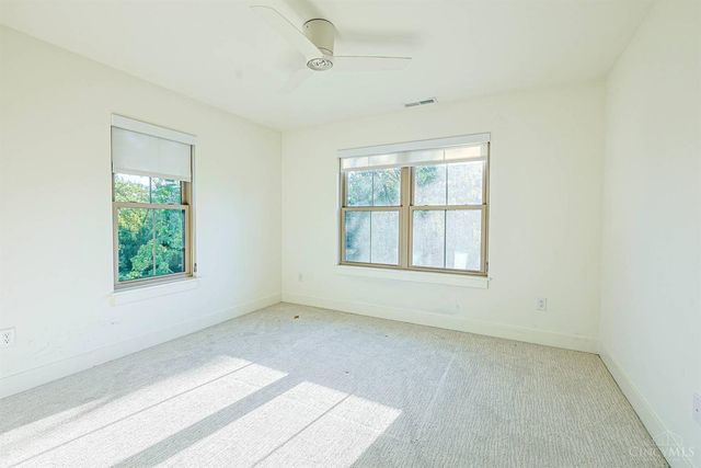 9200 Village Green Drive, Montgomery, OH 45242