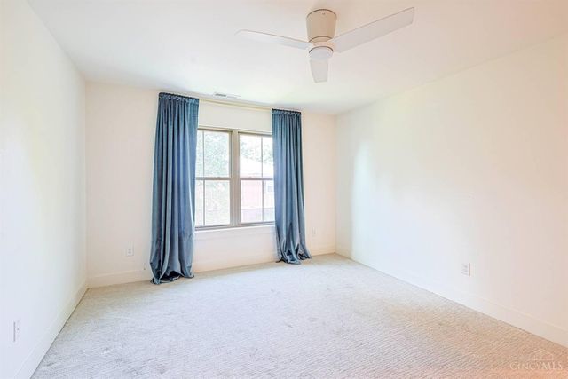 9200 Village Green Drive, Montgomery, OH 45242