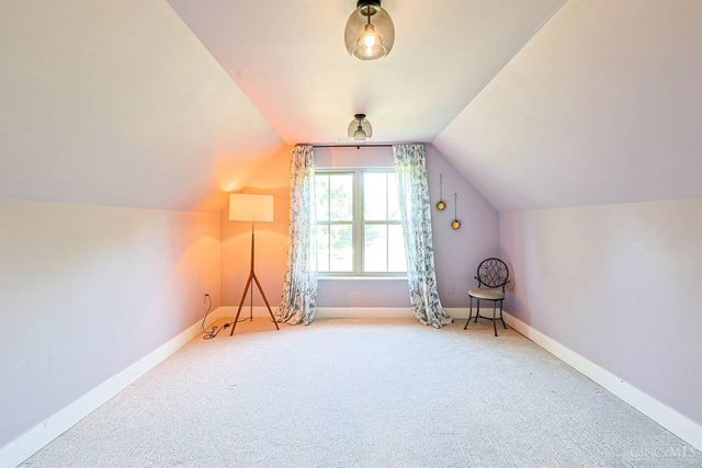 9200 Village Green Drive, Montgomery, OH 45242
