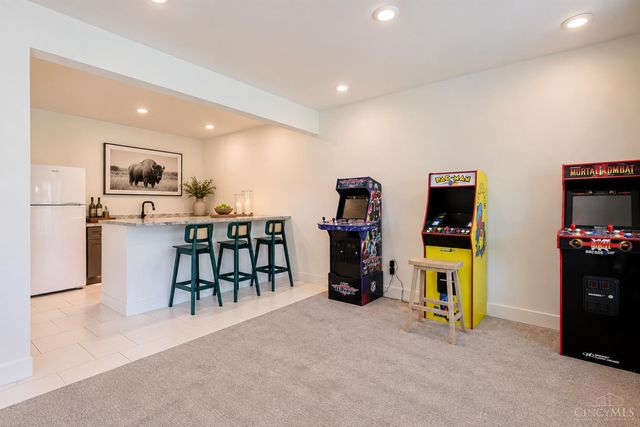 9200 Village Green Drive, Montgomery, OH 45242