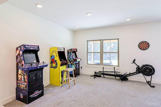 9200 Village Green Drive, Montgomery, OH 45242