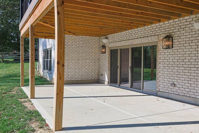 9200 Village Green Drive, Montgomery, OH 45242