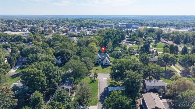 9200 Village Green Drive, Montgomery, OH 45242