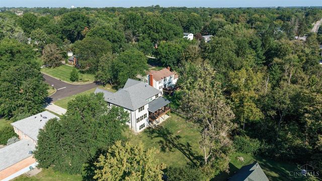 9200 Village Green Drive, Montgomery, OH 45242