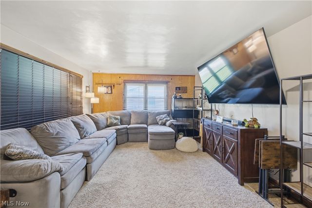 20 James Street, Columbiana, OH 44408