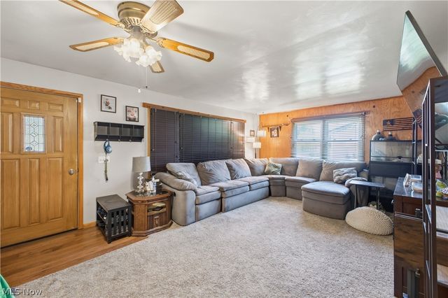 20 James Street, Columbiana, OH 44408