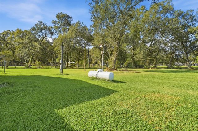 428 County Road 410, Dayton, TX 77535