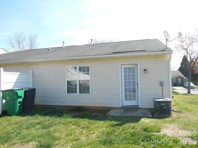 5325 Harris Cove Drive, Charlotte, NC 28269