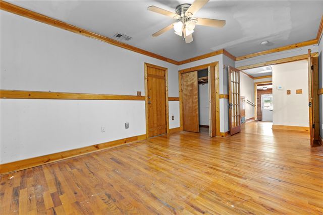 524 S Preston Street, Wolfe City, TX 75496