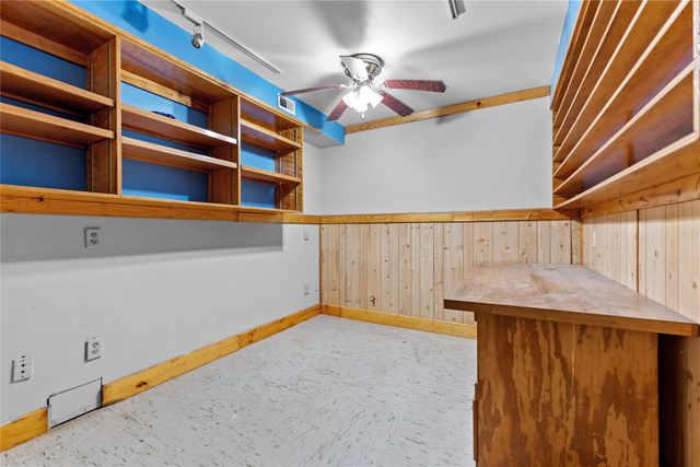 524 S Preston Street, Wolfe City, TX 75496