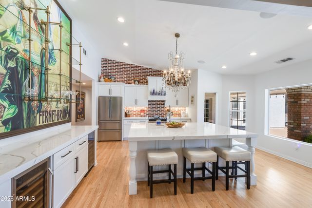 4833 N 38TH Street, Phoenix, AZ 85018