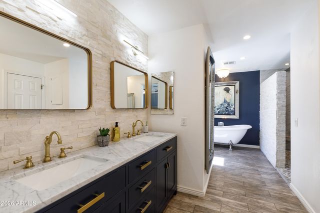 4833 N 38TH Street, Phoenix, AZ 85018