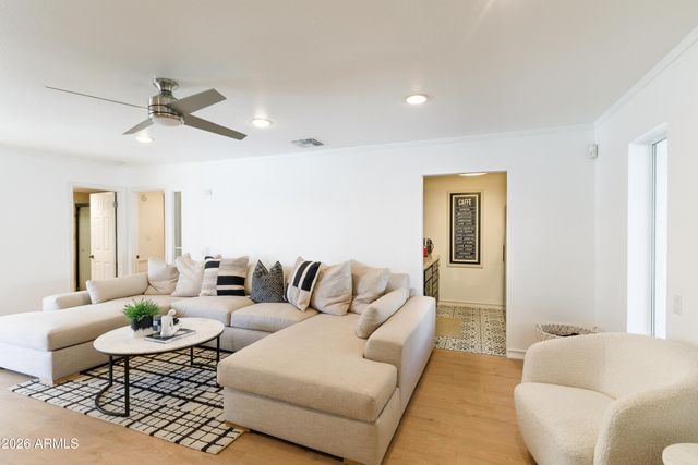 4833 N 38TH Street, Phoenix, AZ 85018