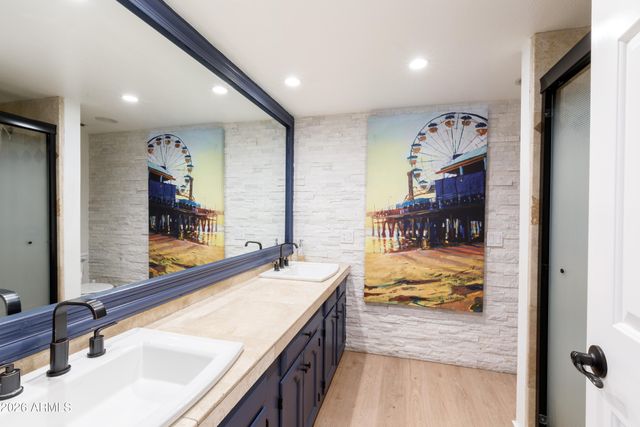 4833 N 38TH Street, Phoenix, AZ 85018