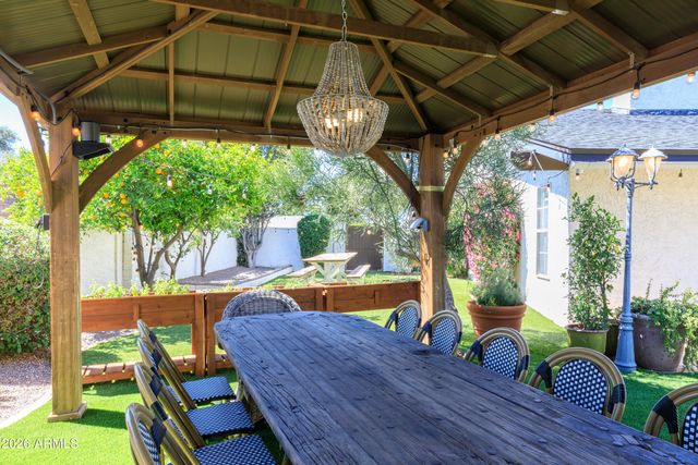 4833 N 38TH Street, Phoenix, AZ 85018