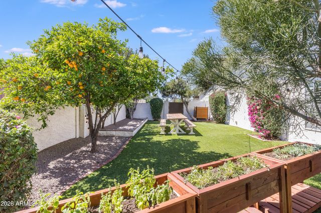 4833 N 38TH Street, Phoenix, AZ 85018