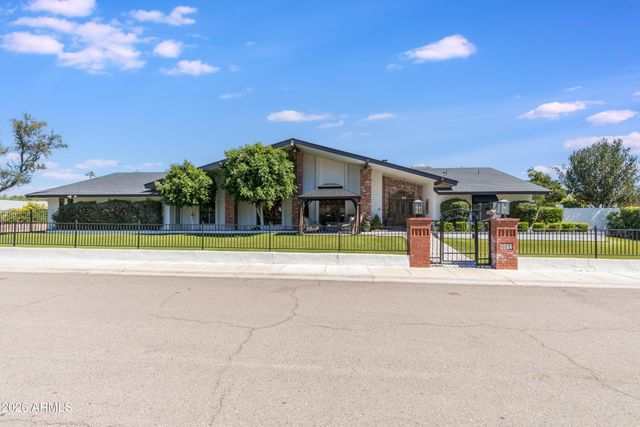 4833 N 38TH Street, Phoenix, AZ 85018