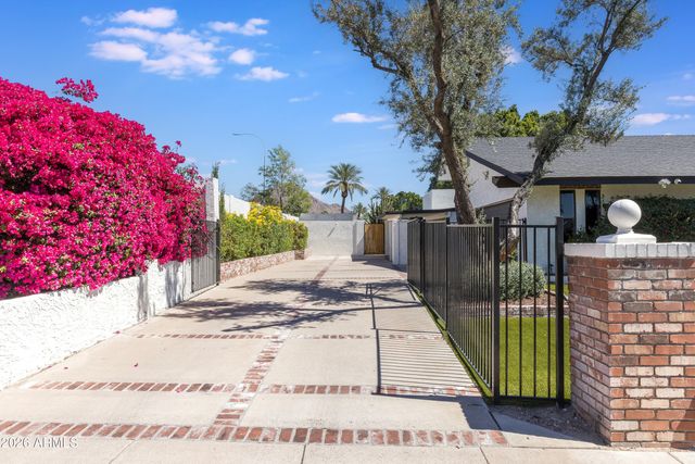 4833 N 38TH Street, Phoenix, AZ 85018