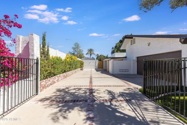 4833 N 38TH Street, Phoenix, AZ 85018