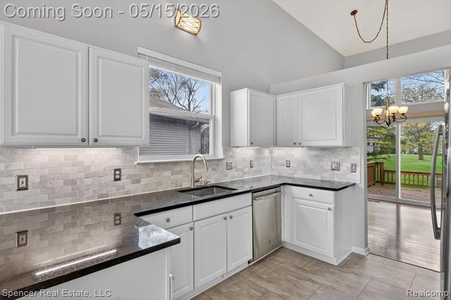 3141 Bridlewood Drive, Rochester, MI 48306