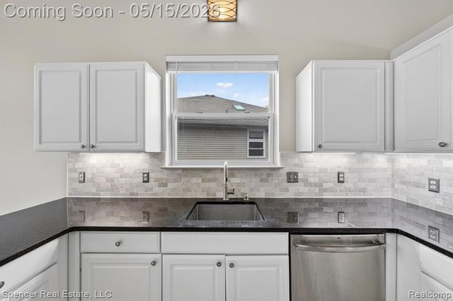 3141 Bridlewood Drive, Rochester, MI 48306