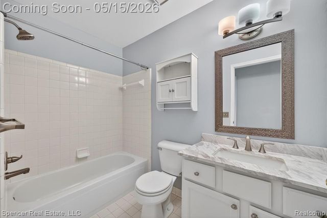 3141 Bridlewood Drive, Rochester, MI 48306
