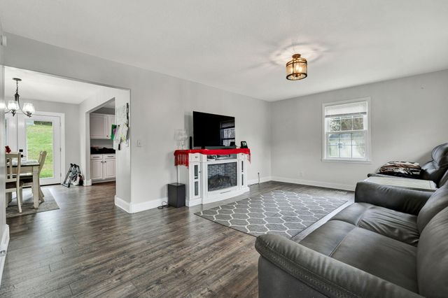 137 County Road 244, Athens, TN 37303