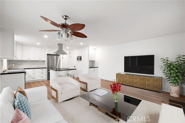 377 Roycroft Avenue, Long Beach, CA 90814