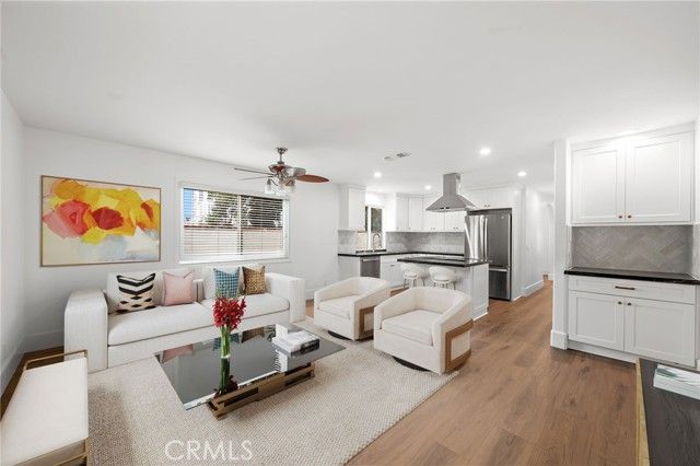 377 Roycroft Avenue, Long Beach, CA 90814