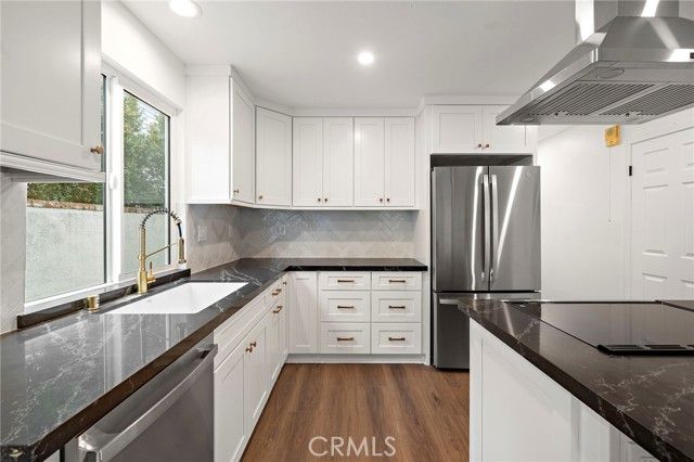 377 Roycroft Avenue, Long Beach, CA 90814