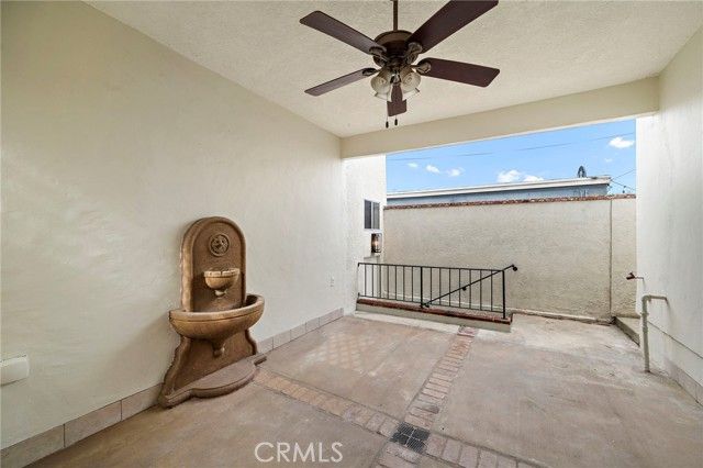 377 Roycroft Avenue, Long Beach, CA 90814