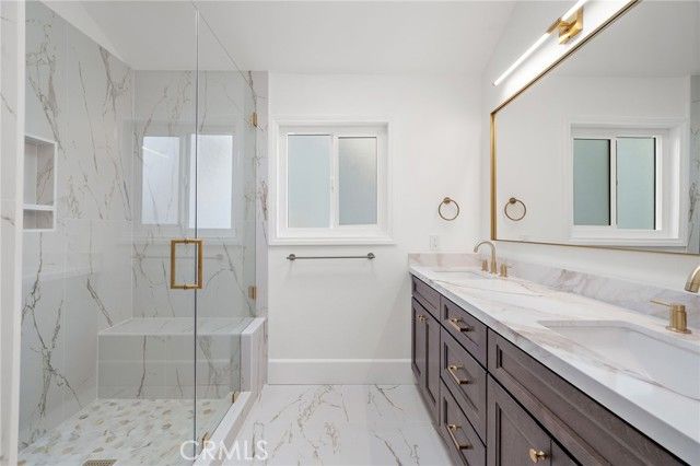 377 Roycroft Avenue, Long Beach, CA 90814