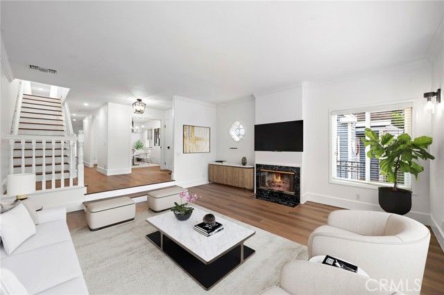 377 Roycroft Avenue, Long Beach, CA 90814