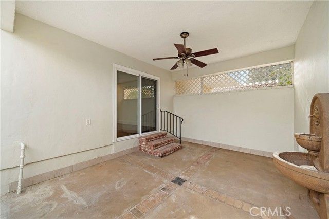 377 Roycroft Avenue, Long Beach, CA 90814