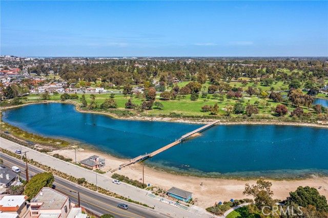 377 Roycroft Avenue, Long Beach, CA 90814