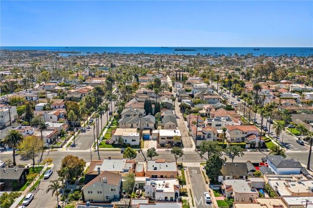 377 Roycroft Avenue, Long Beach, CA 90814